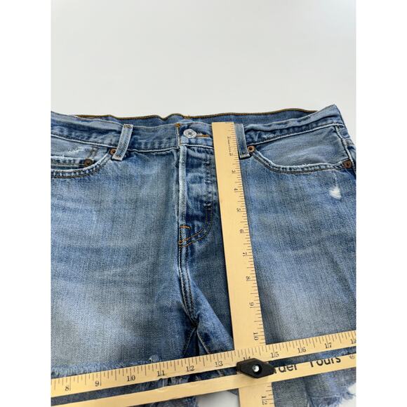 Levis Shorts Womens 30 Blue Jean Denim Raw Hem Mid Rise 501 Cotton‎ - Picture 6 of 8
